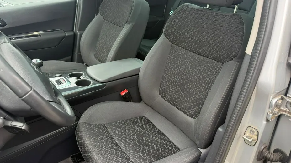 PEUGEOT 3008 -