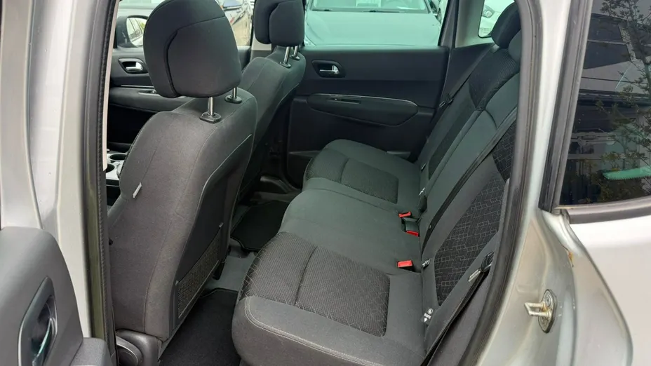 PEUGEOT 3008 -