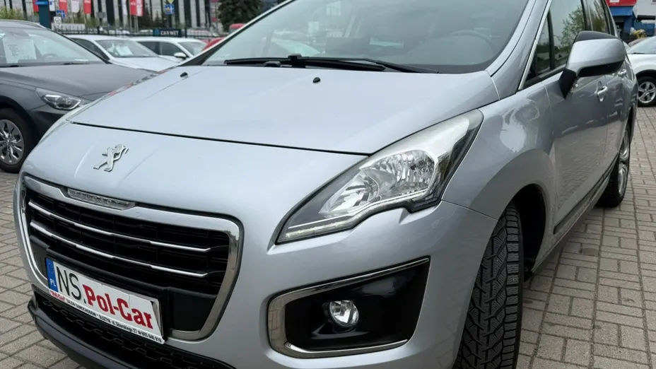 PEUGEOT 3008 -