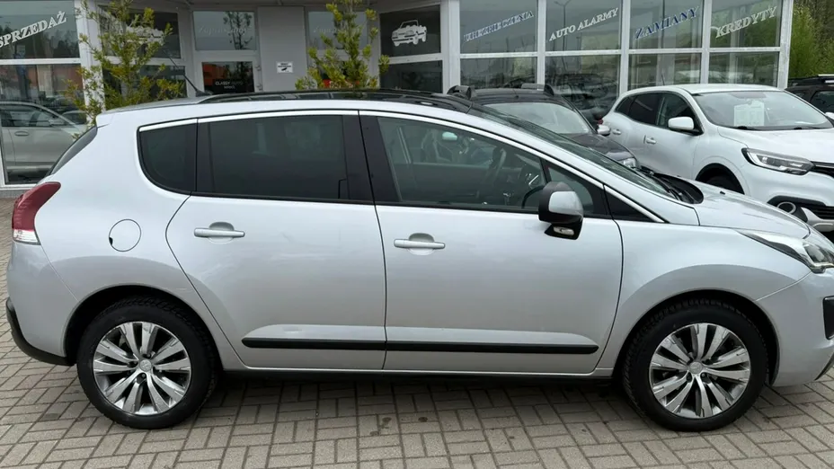 PEUGEOT 3008 -