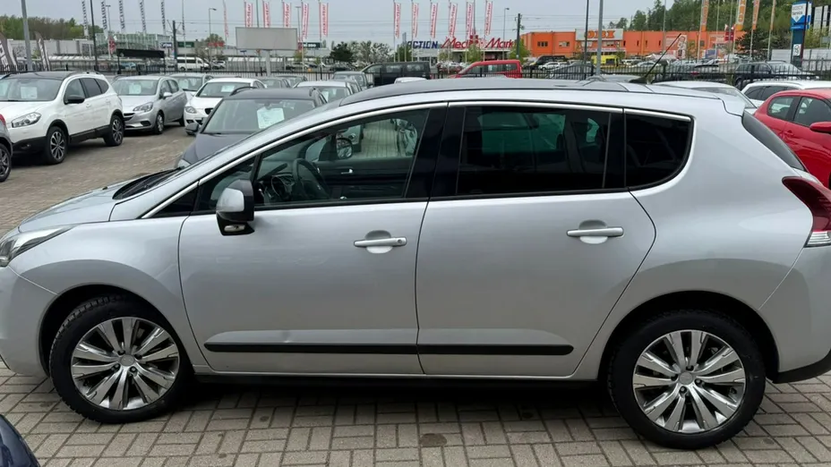 PEUGEOT 3008 -