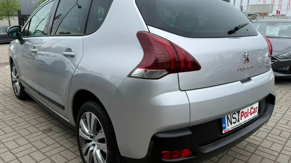 PEUGEOT 3008 -