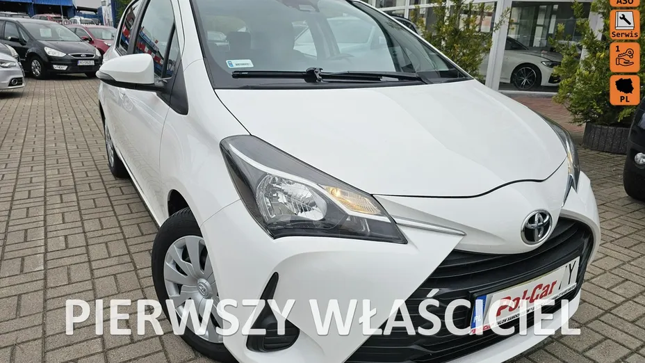 TOYOTA Yaris -