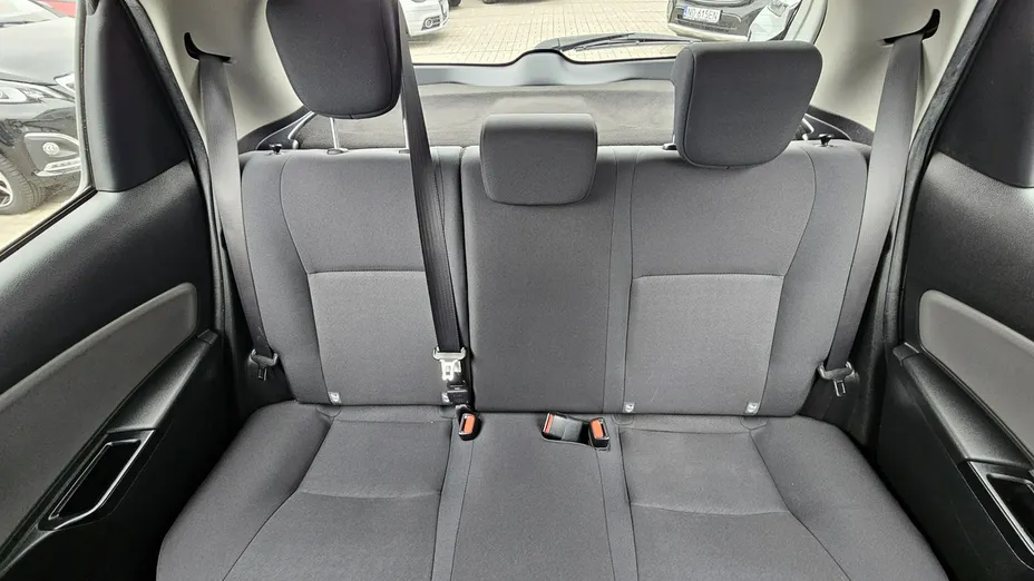 TOYOTA Yaris -