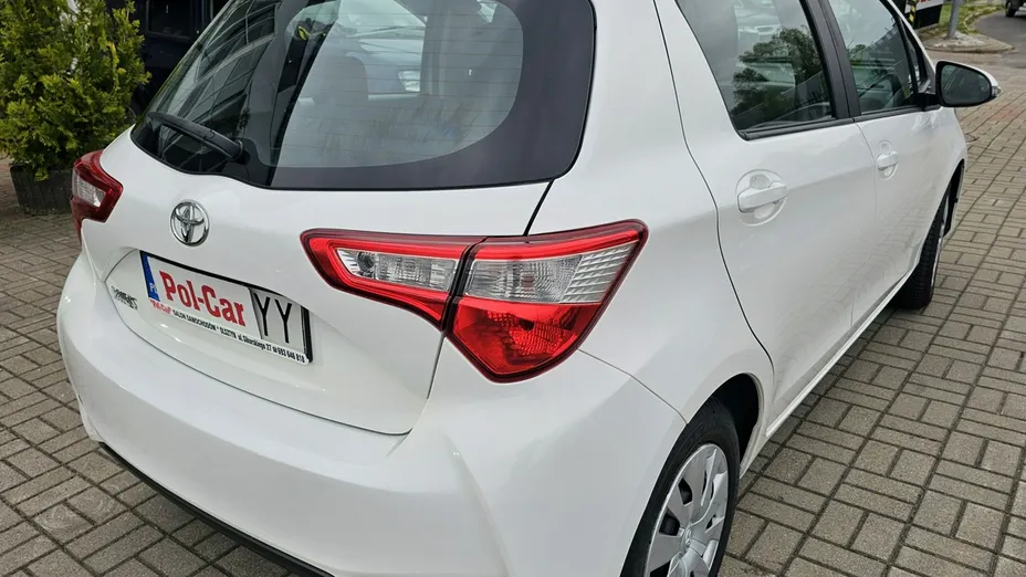 TOYOTA Yaris -