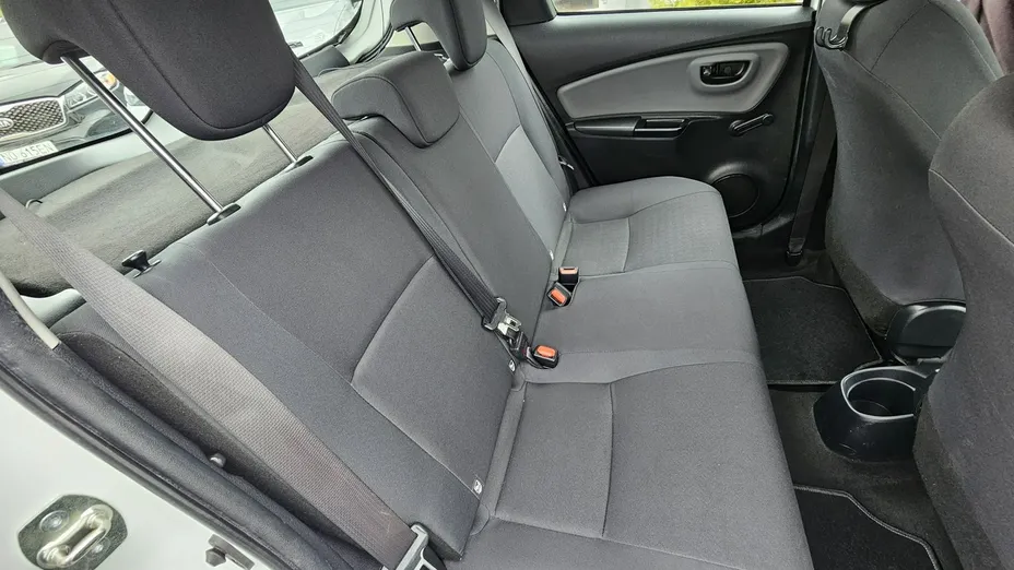 TOYOTA Yaris -