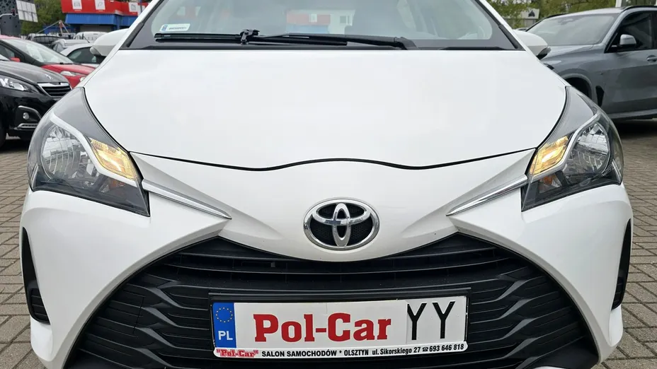 TOYOTA Yaris -