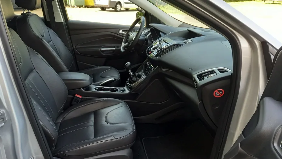FORD Kuga -