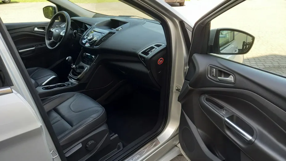 FORD Kuga -