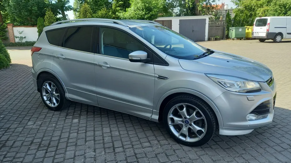 FORD Kuga -