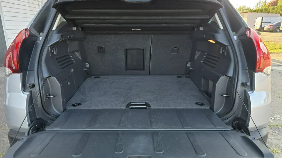 PEUGEOT 3008 -
