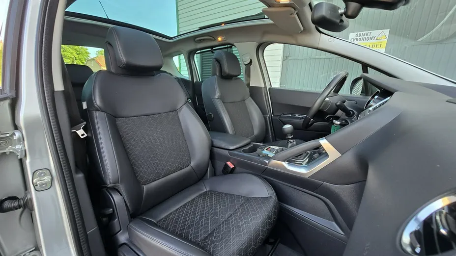 PEUGEOT 3008 -