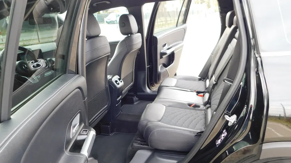 MERCEDES-BENZ GLB -