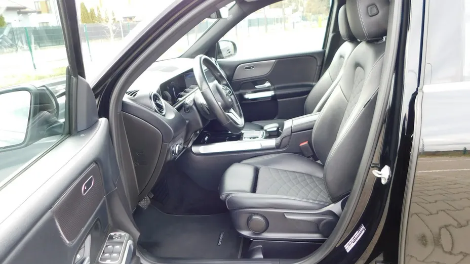 MERCEDES-BENZ GLB -
