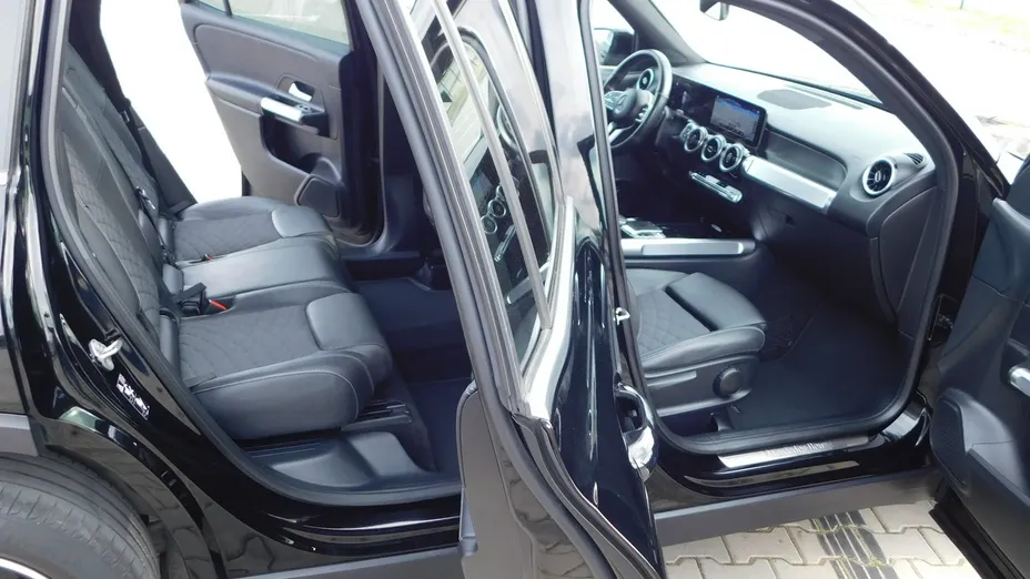 MERCEDES-BENZ GLB -