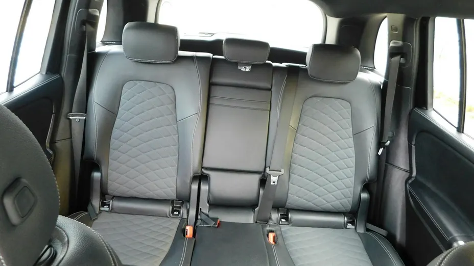 MERCEDES-BENZ GLB -