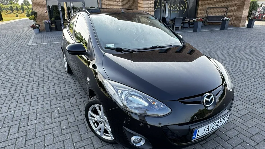 MAZDA 2 -