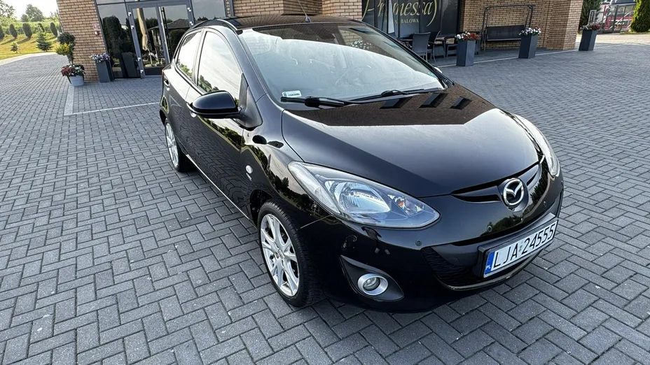 MAZDA 2 -