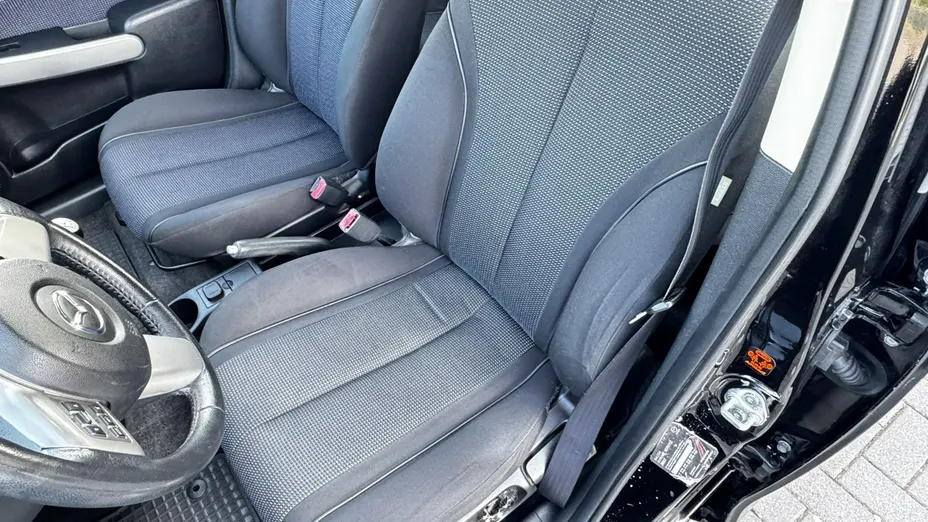 MAZDA 2 -