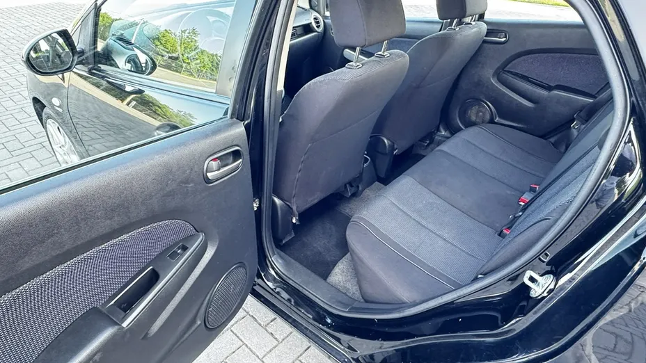 MAZDA 2 -