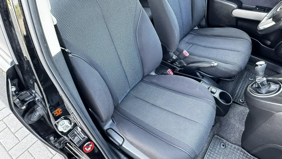 MAZDA 2 -
