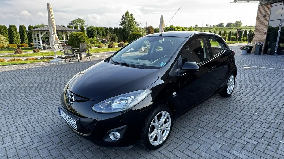 MAZDA 2 -