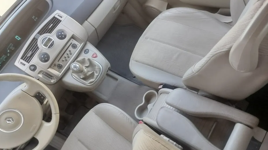 RENAULT Scenic -