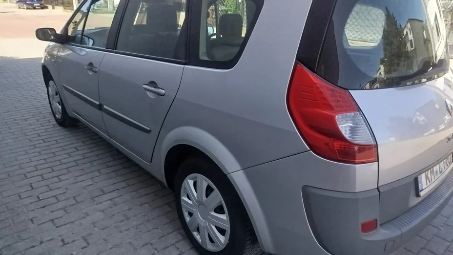 RENAULT Scenic -