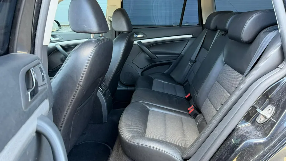 SKODA Octavia -