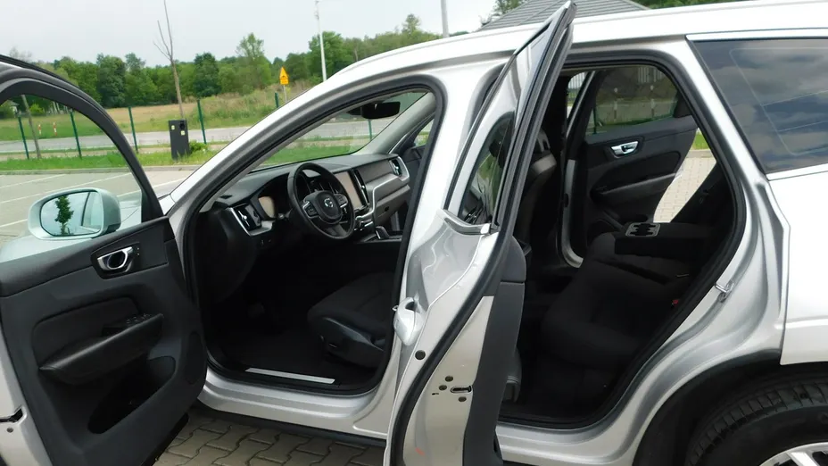 VOLVO XC60 -
