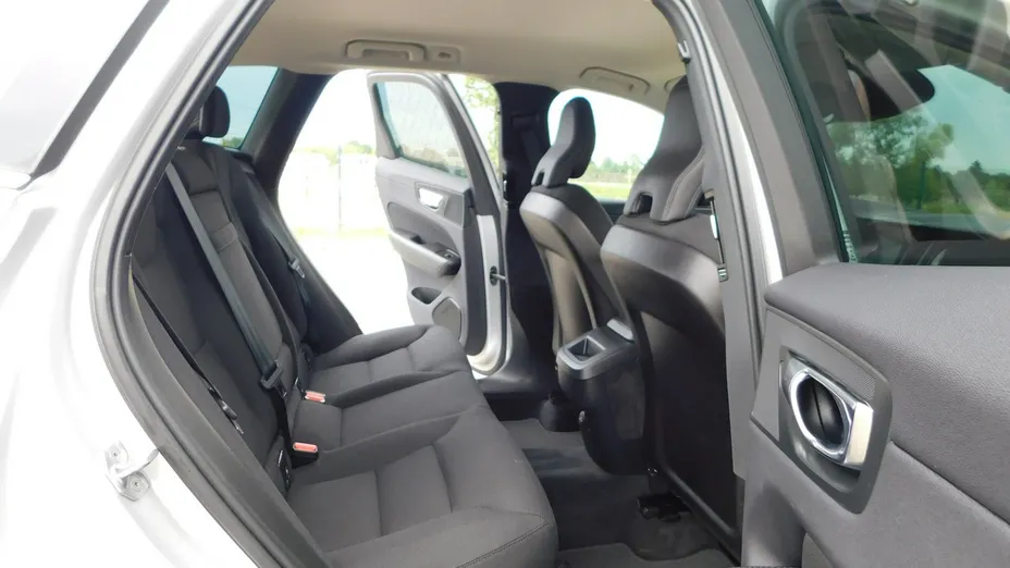 VOLVO XC60 -