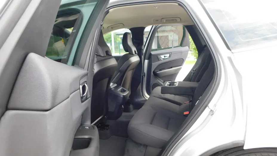 VOLVO XC60 -