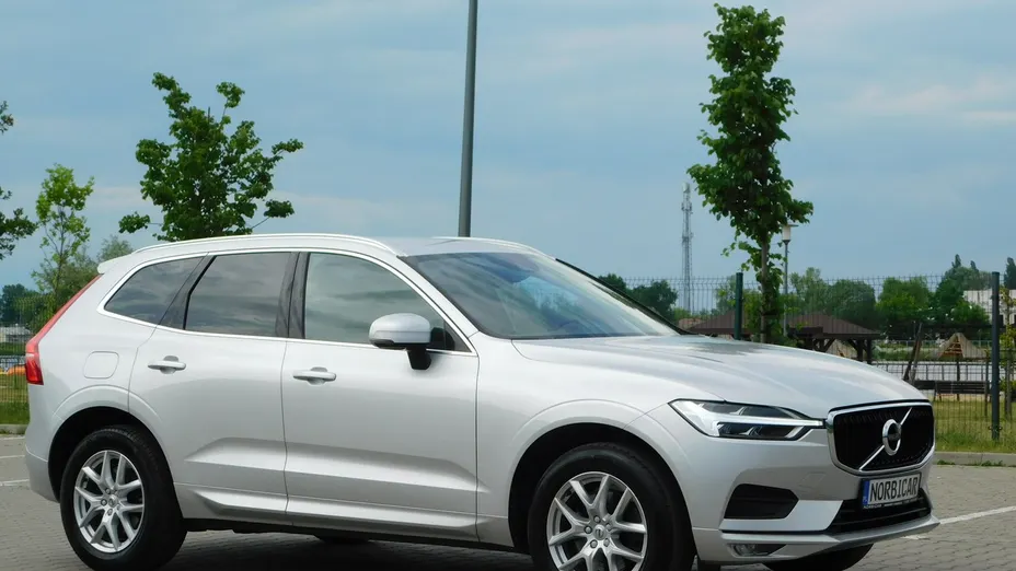VOLVO XC60 -