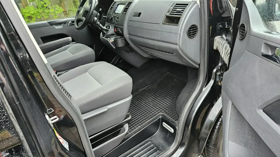 VOLKSWAGEN Transporter -