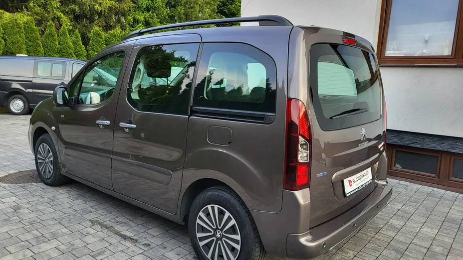 PEUGEOT Partner -