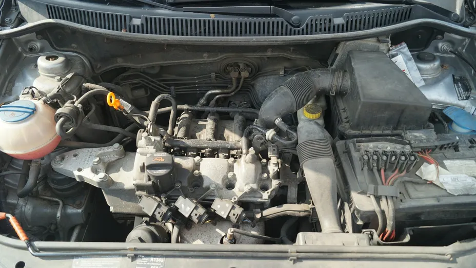 VOLKSWAGEN Polo -