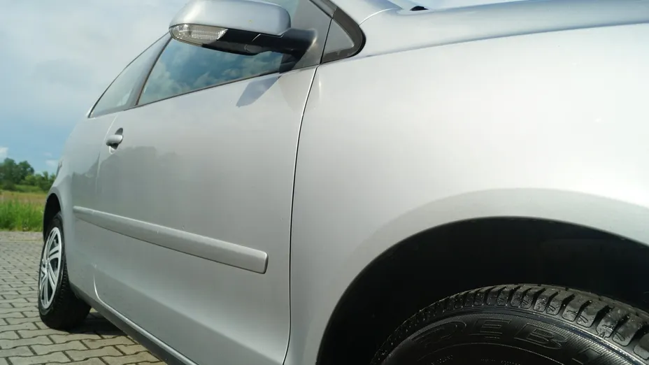 VOLKSWAGEN Polo -