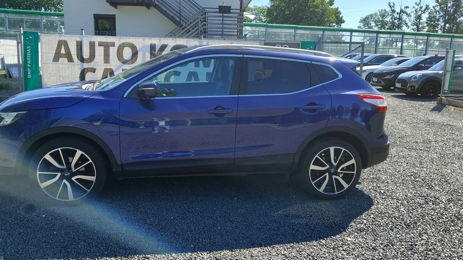 NISSAN Qashqai -