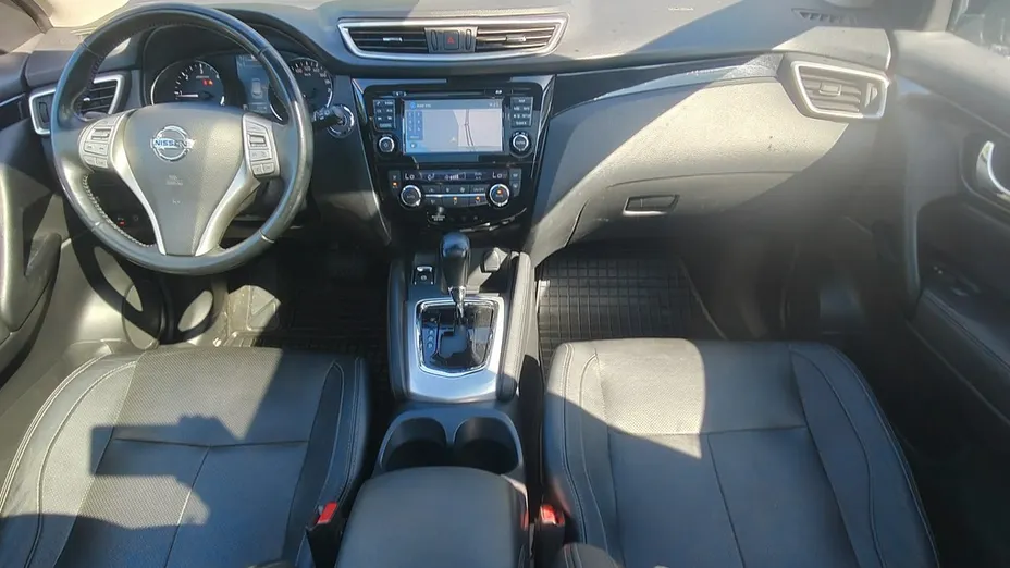 NISSAN Qashqai -