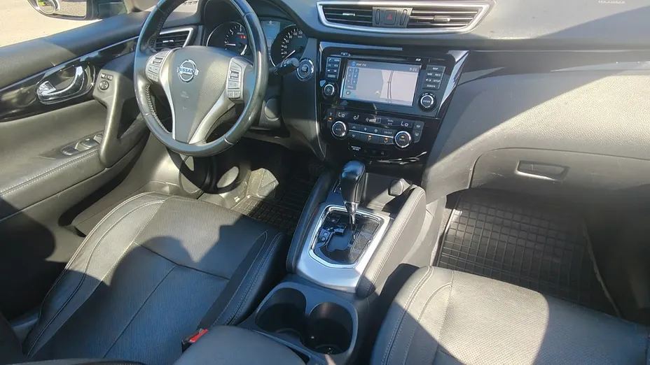 NISSAN Qashqai -