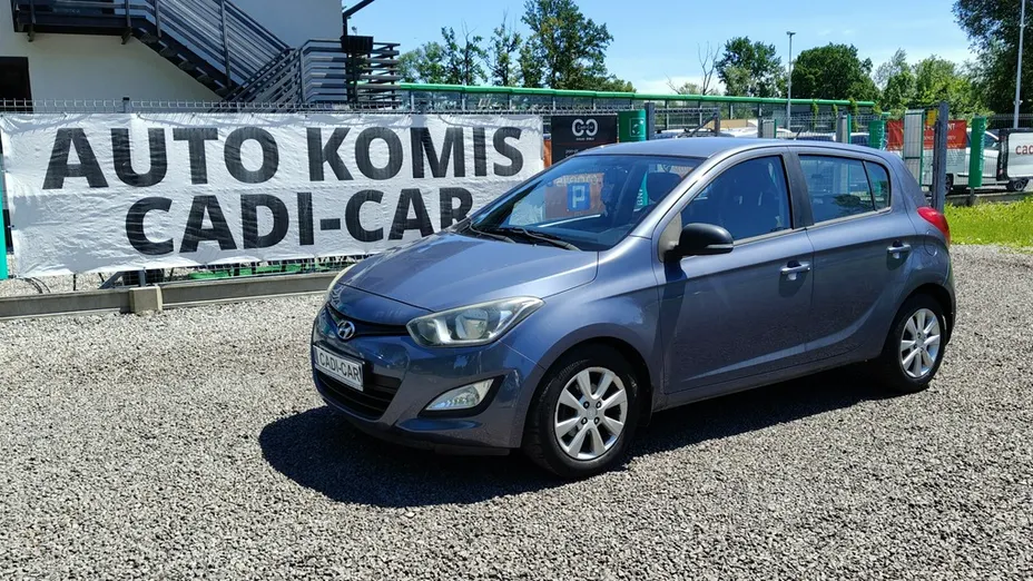 HYUNDAI i20 -