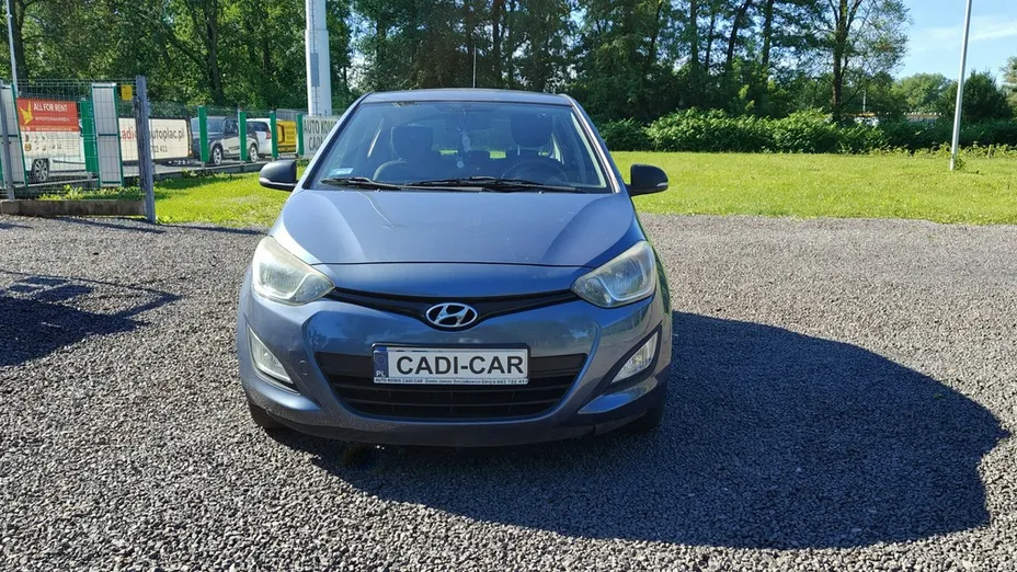 HYUNDAI i20 -