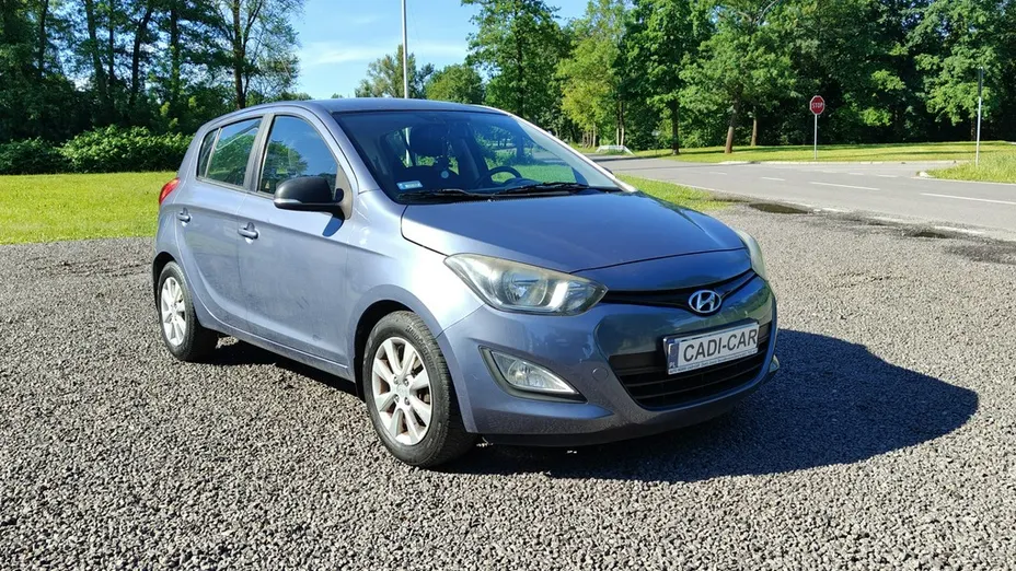 HYUNDAI i20 -