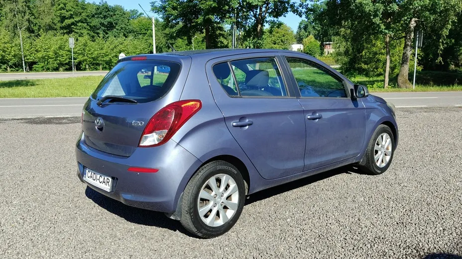 HYUNDAI i20 -
