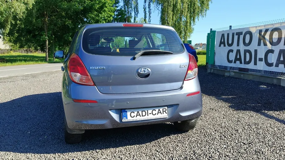 HYUNDAI i20 -