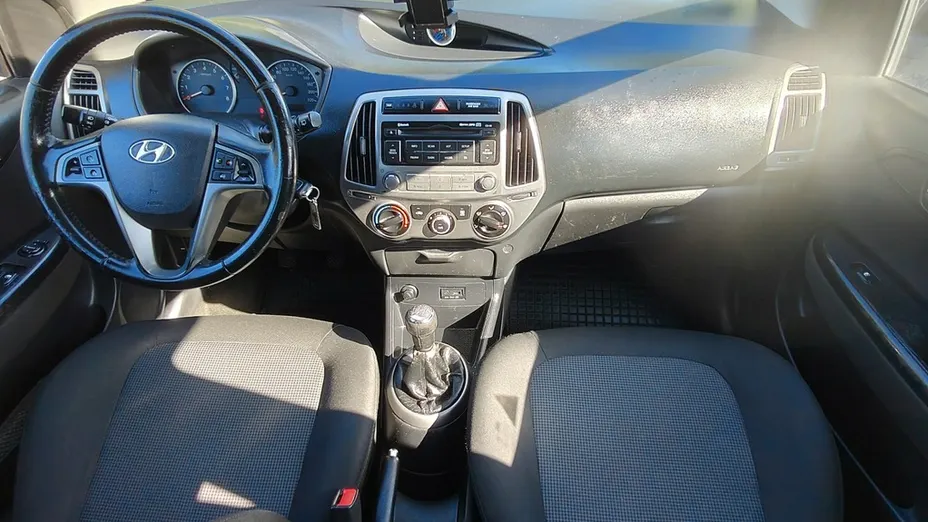 HYUNDAI i20 -