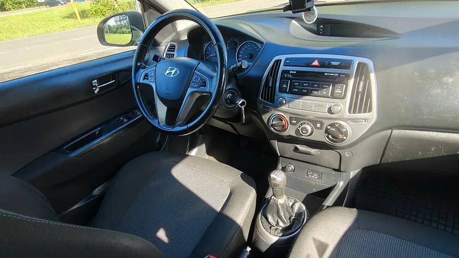 HYUNDAI i20 -