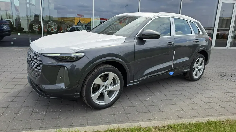 AUDI Q5 -