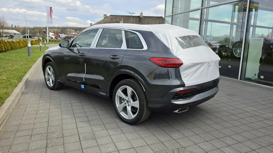 AUDI Q5 -