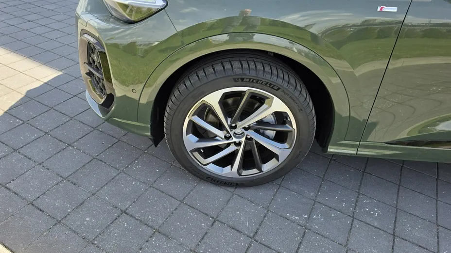 AUDI Q5 -